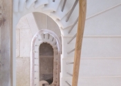Curved staircase balustrade