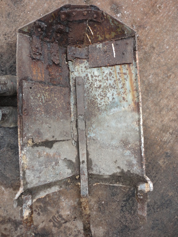 Broken cast iron waymarkers Ironart of Bath